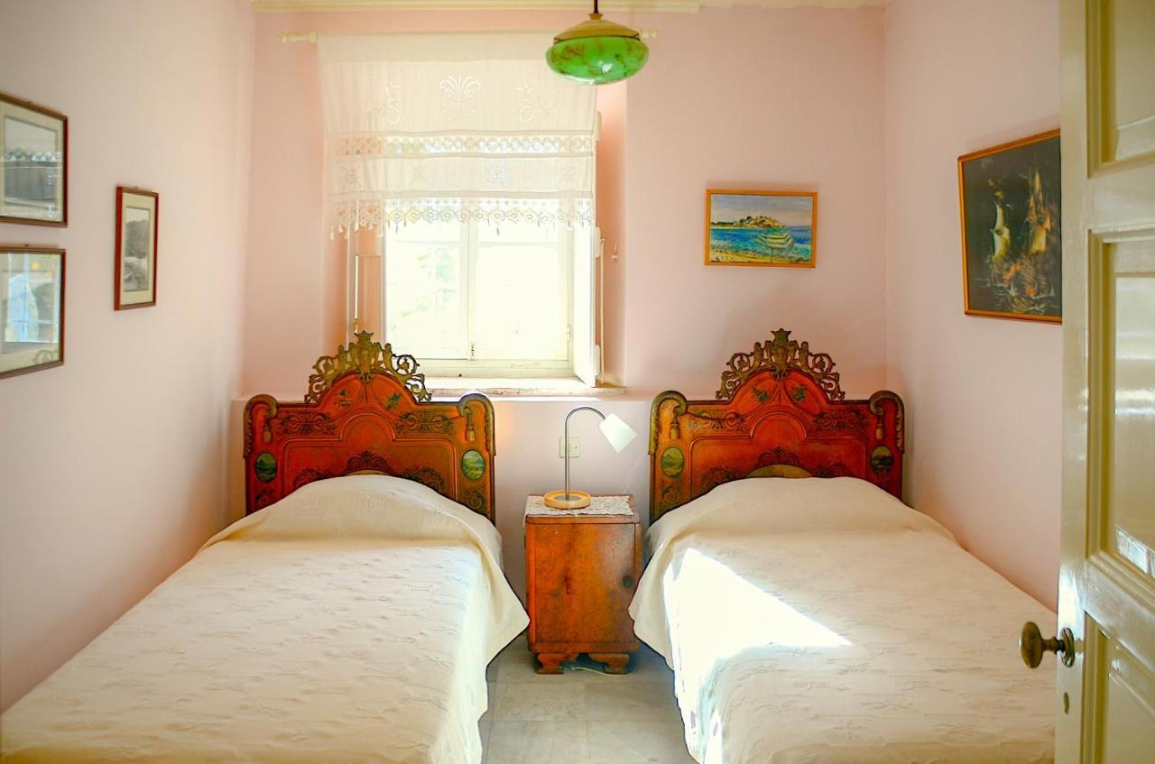 Villa Spetses ภายนอก รูปภาพ